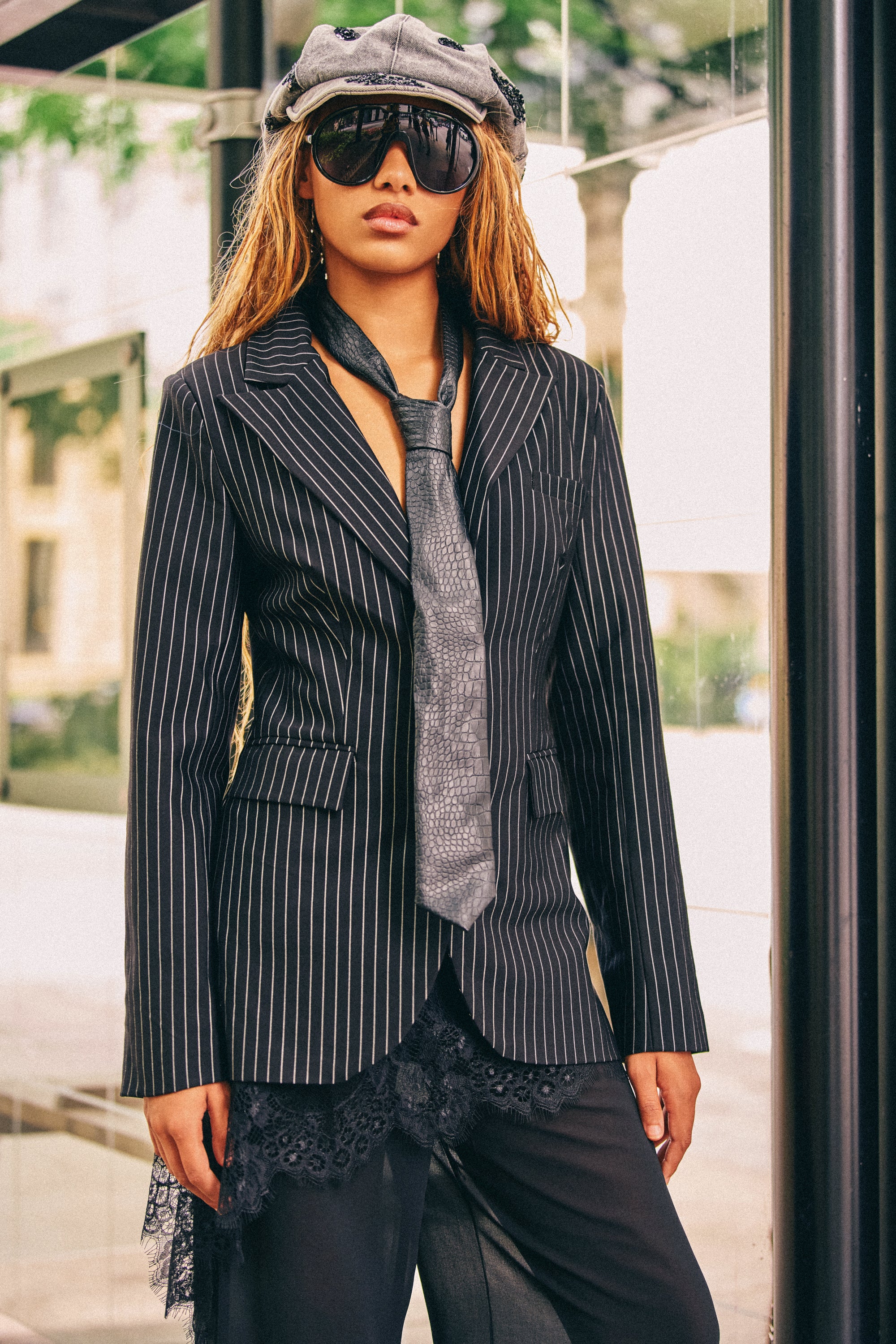 GIVE IT UP PINSTRIPE BLAZER - Akira Store