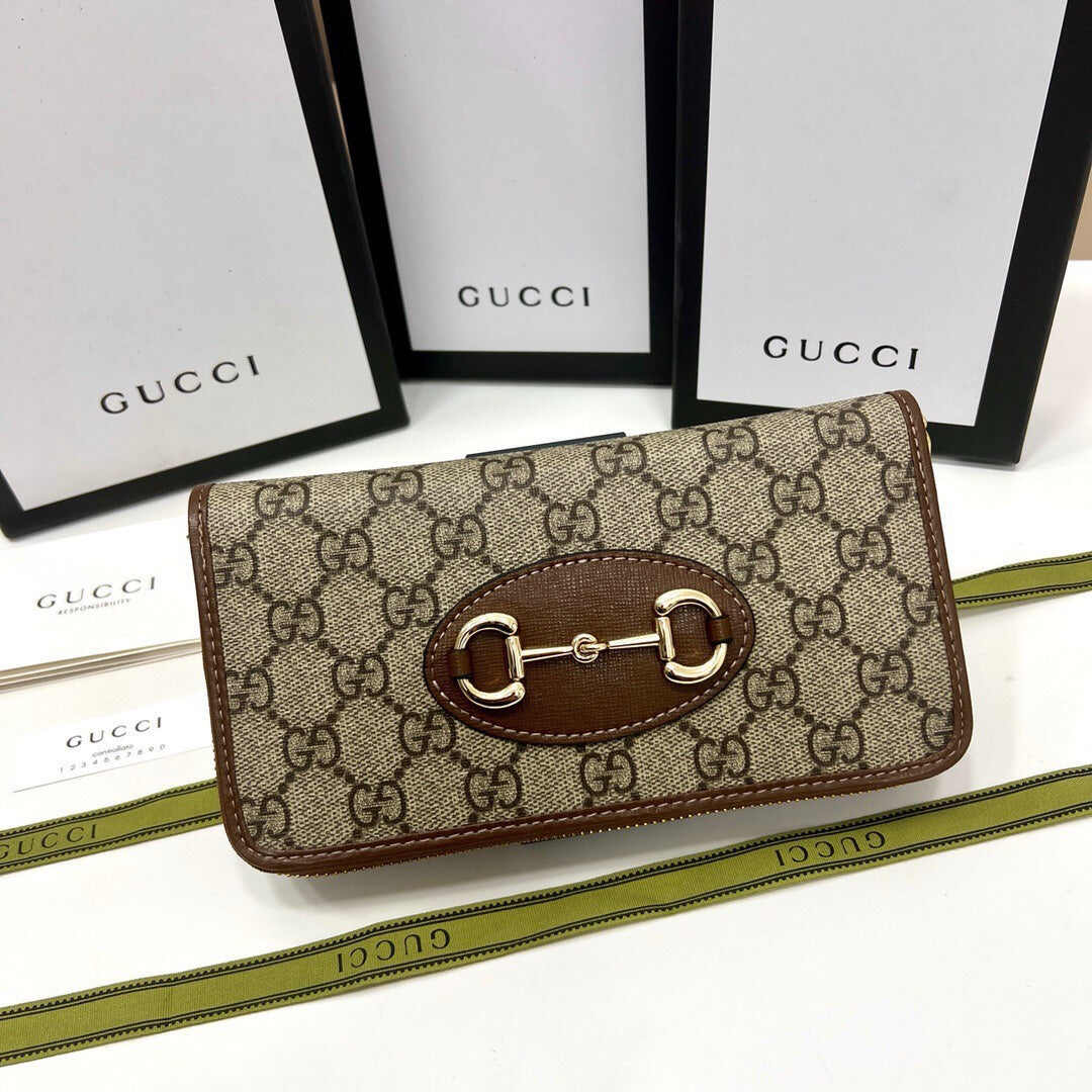 GUCCI【グッチ】 限定カラー登場！超薄デザインの高級レザー財布
