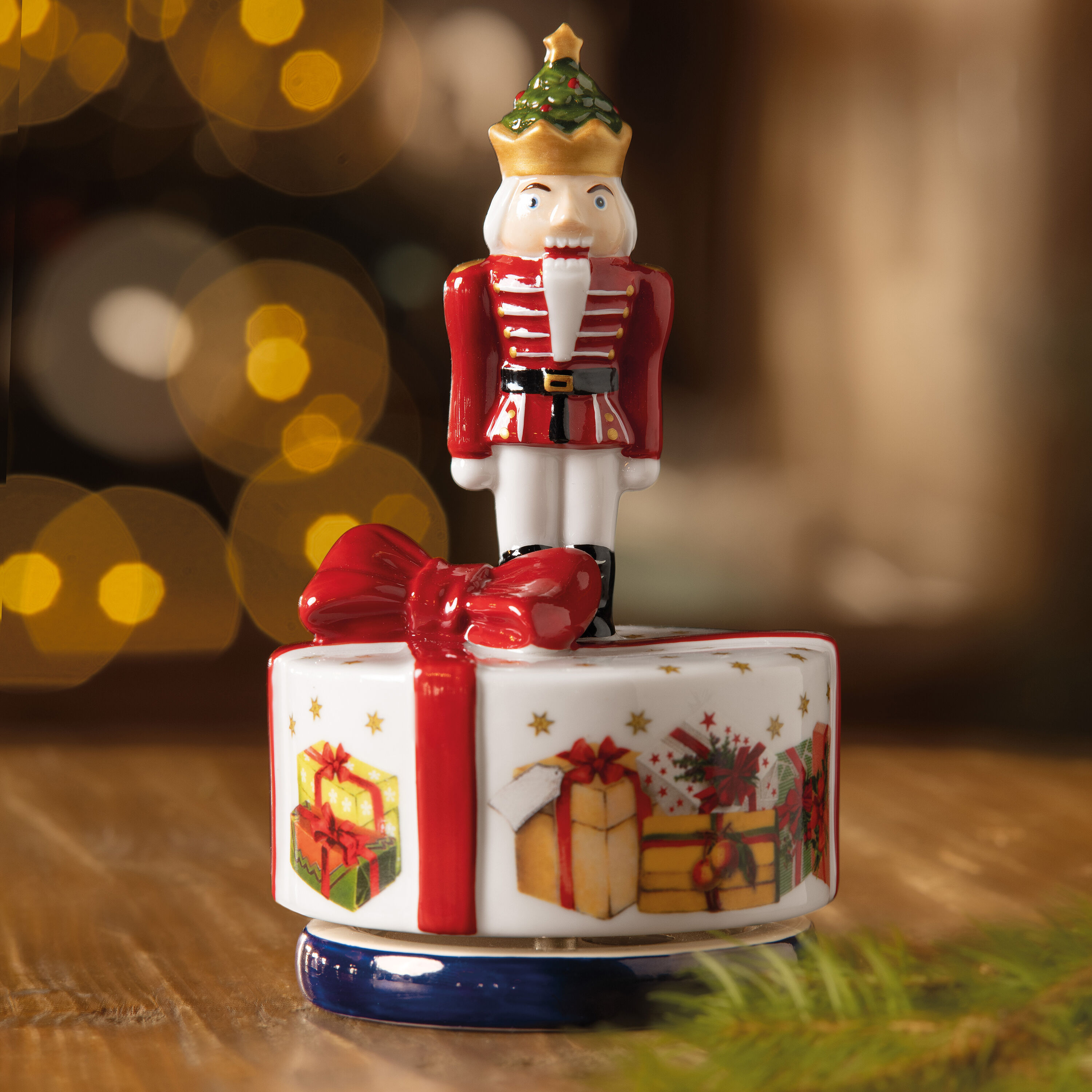 Nostalgic Melody Christmas music box - Multi-colored, 3.6'' x 3.6'' x 5.8''