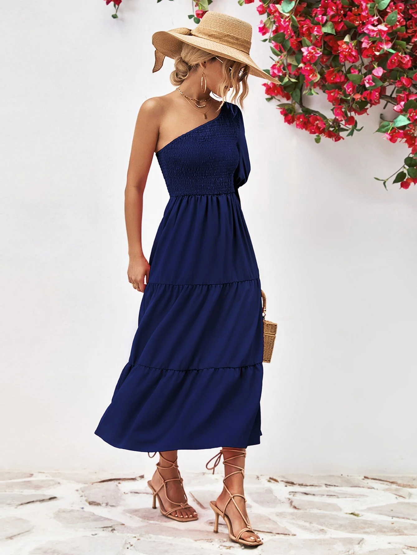 Sophie Paris | Robe mi-longue à une épaule froncée avec silhouette fluide