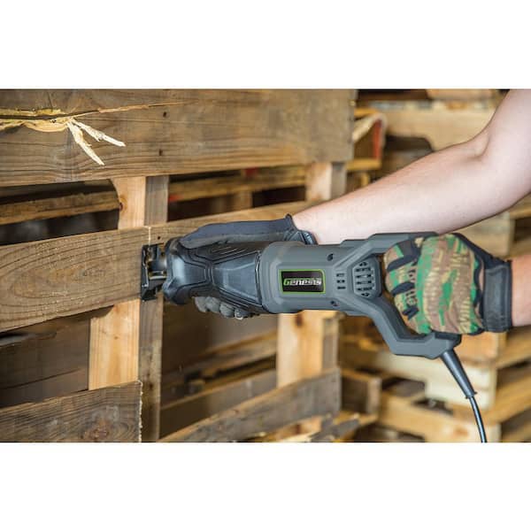 7.5 Amp Variable Speed Reciprocating Saw with Wood/Metal Cutting Blades. Quick Change and Adjustable Pivot Shoe