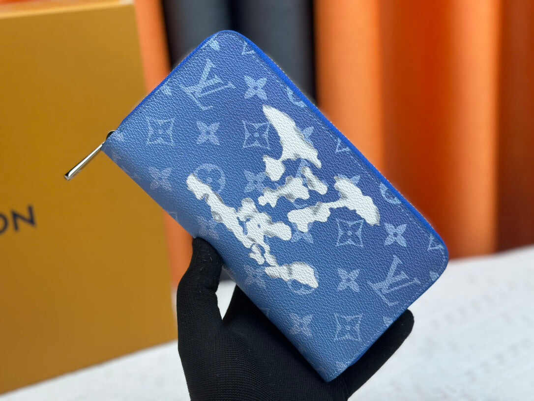 【ルイヴィトン】多機能長財布とクラシック短財布 フラワーモチーフが目を引く