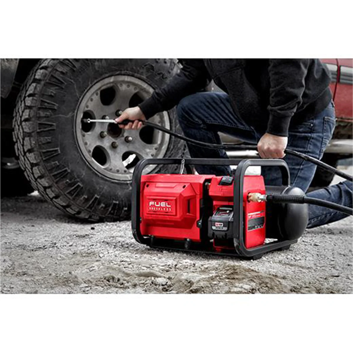 M18 FUEL 2 Gallon Compact Quiet Compressor Image 6