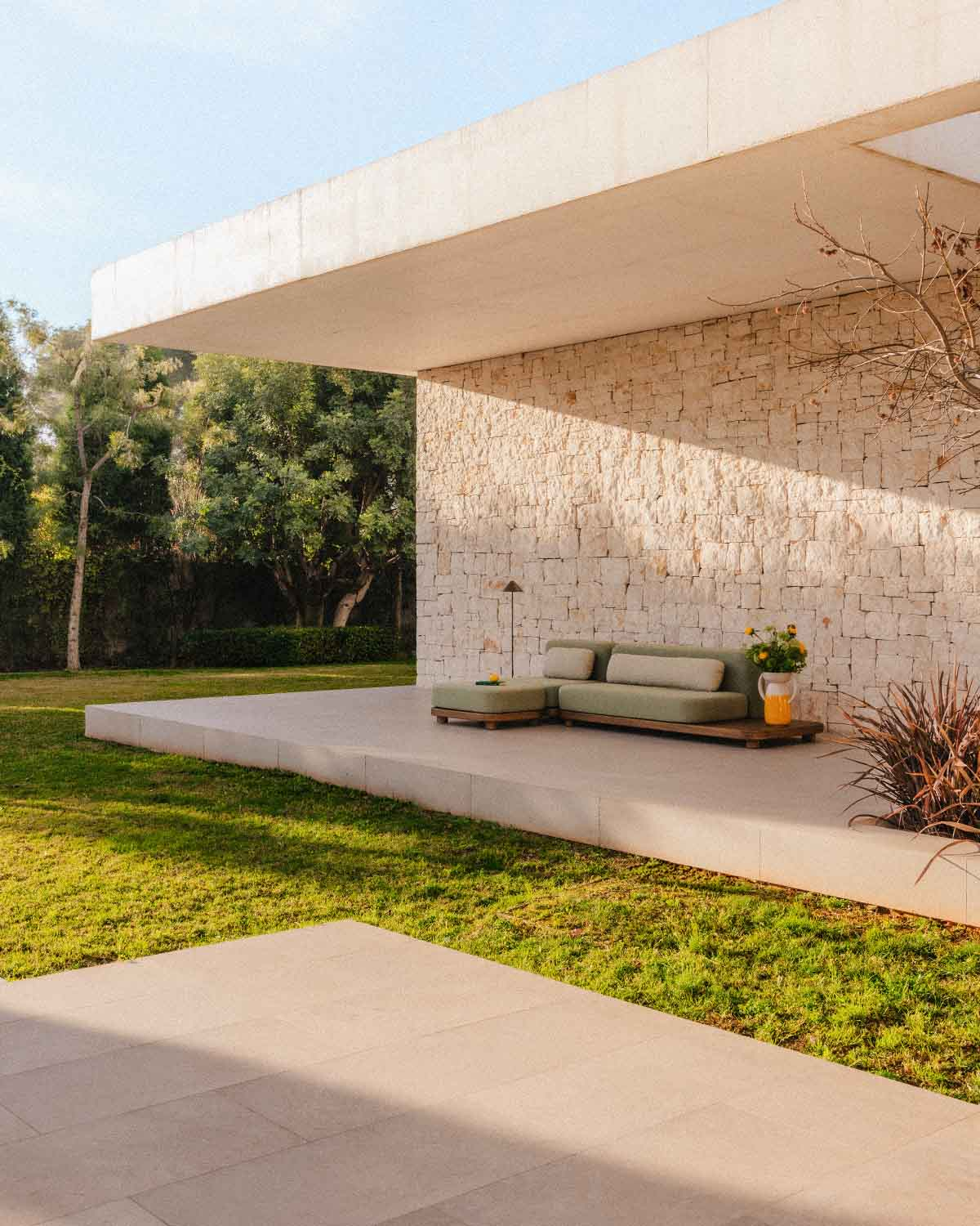 Redik - Sofá Modular de Jardín 2 Piezas Módulo Sofá y Módulo Central con Módulo Puff de Madera de Acacia y Tela Redik