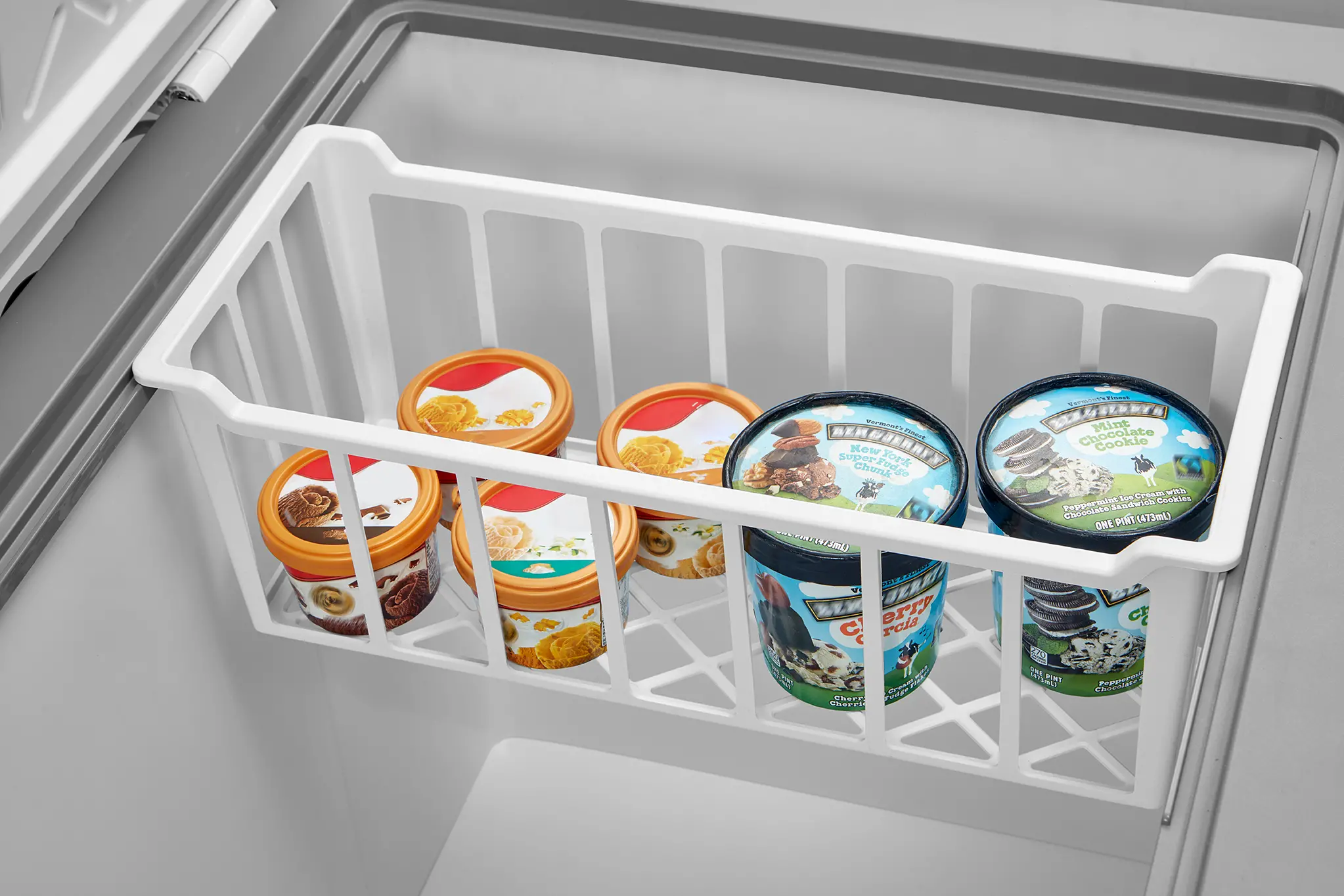 7 cu. ft. Convertible Chest Freezer and Refrigerator with Removable Storage Basket, White - Image 5