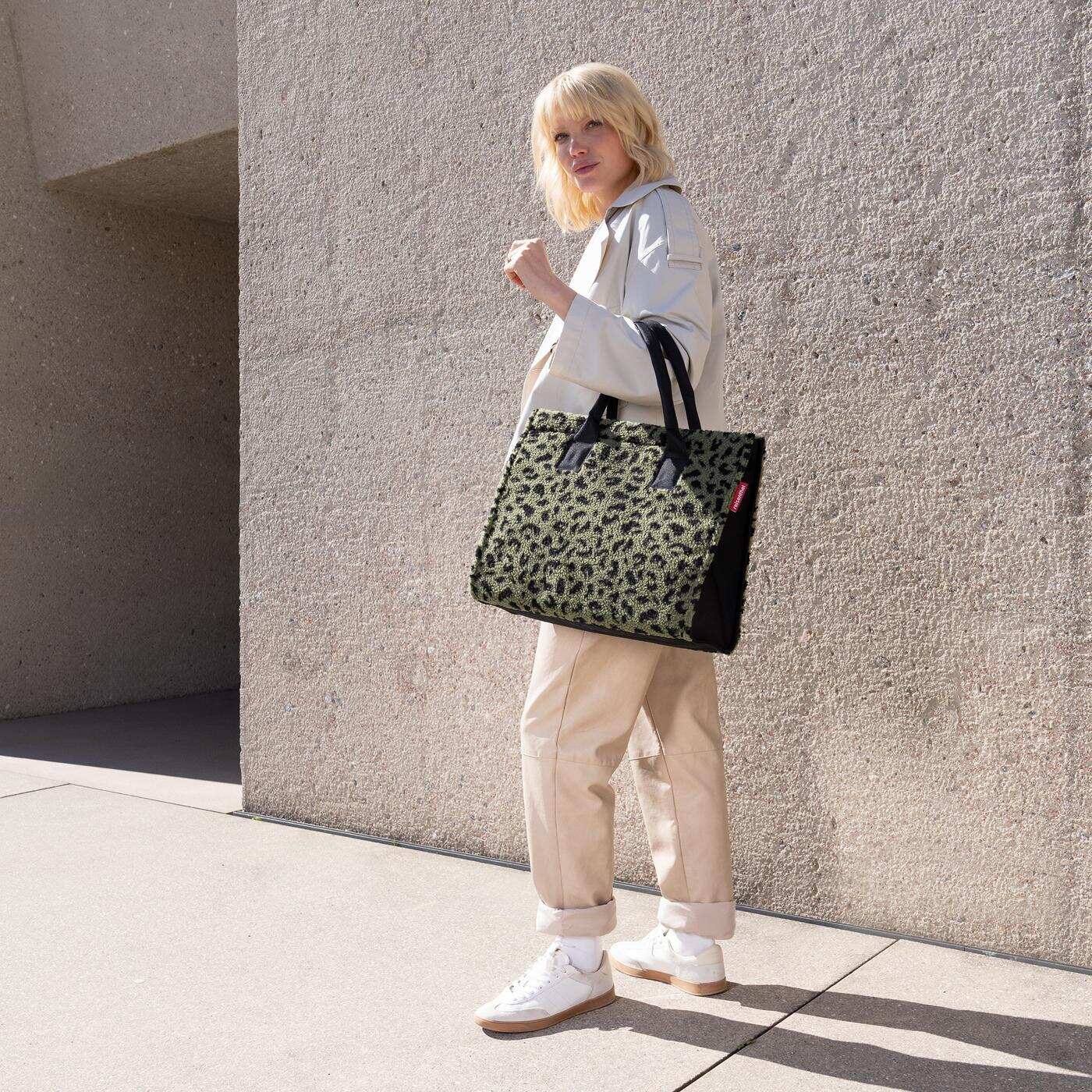 daily shopper teddy leo olive