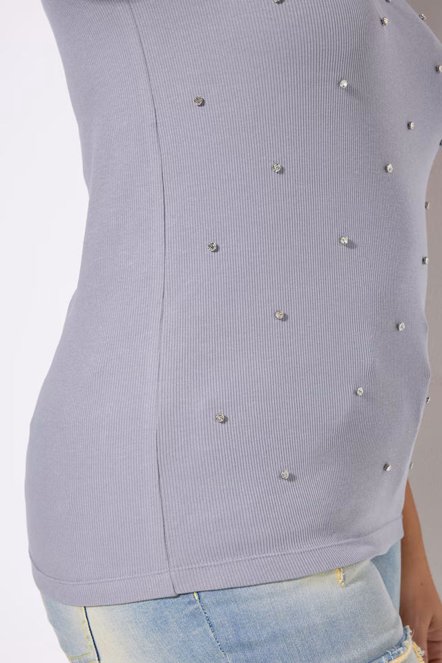 Ribbed slim fit decorative stone shirt