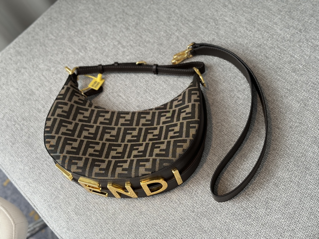 Fen new arrival bag size??28*16cm