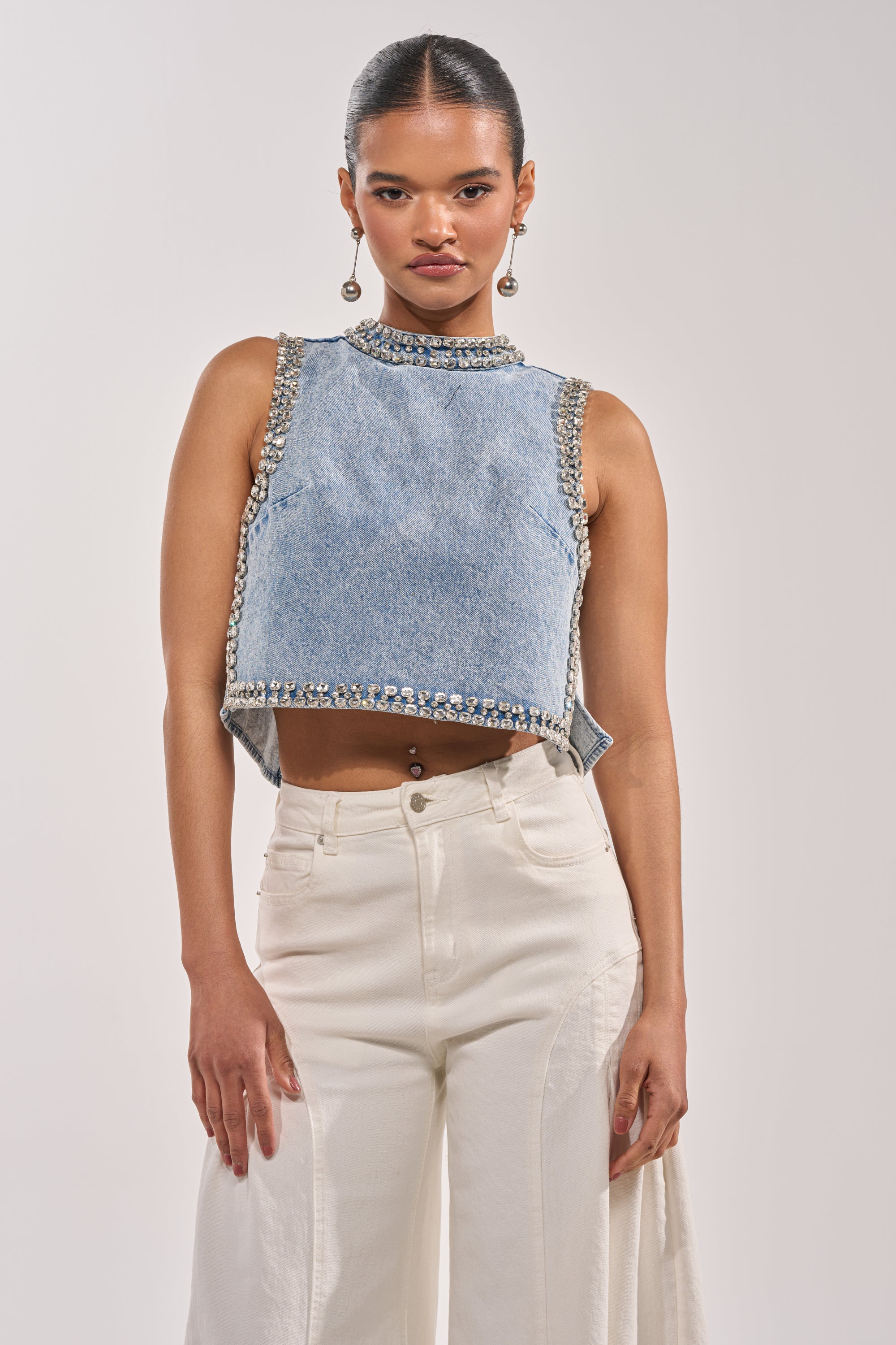 POPPING OUT RHINESTONE DENIM BLOUSE - Akira Store