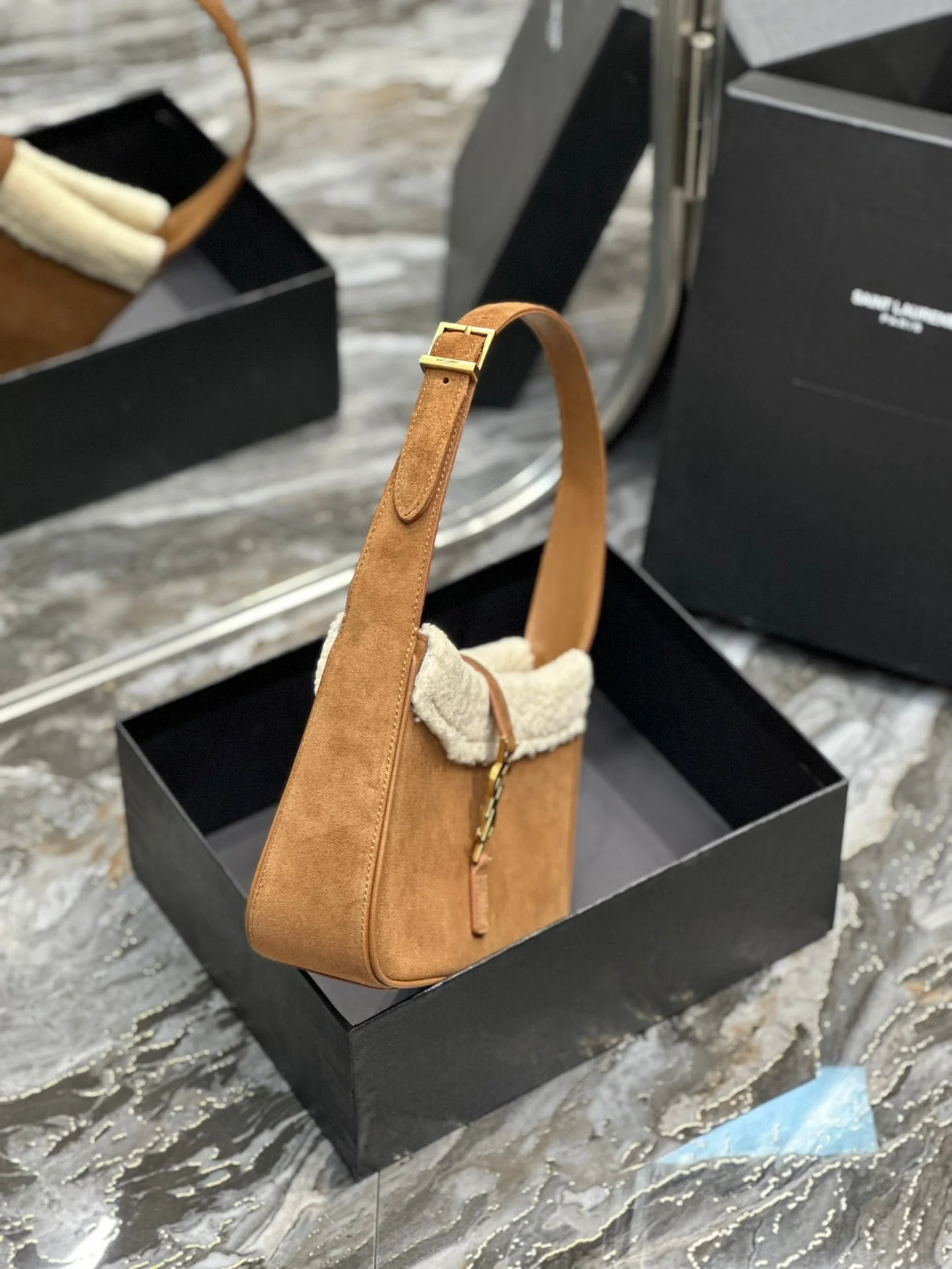 YSL Le5��7 Hobo Shearling Suede Shoulder Bag 25x14x6cm