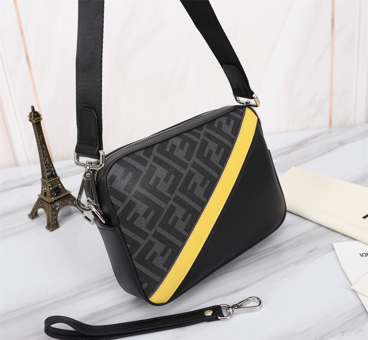 Fen pouch men bag size :23�?6�? cm