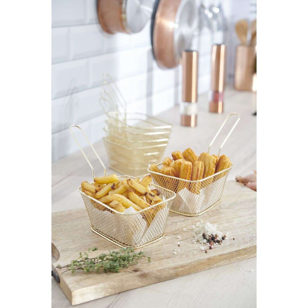 Panier de présentation doré