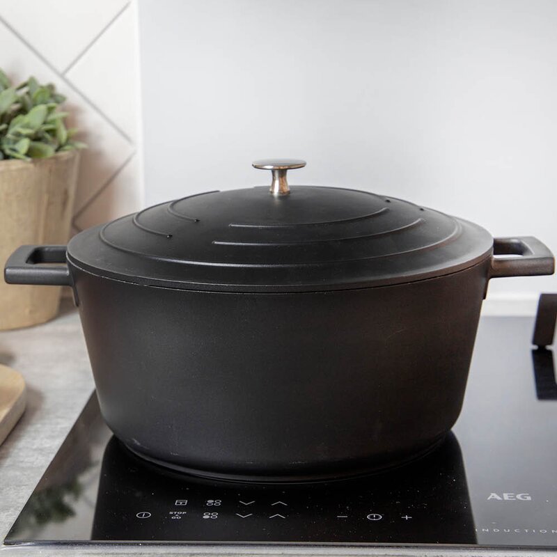 Cast Aluminium gryte 5L med selvøsende lokk svart