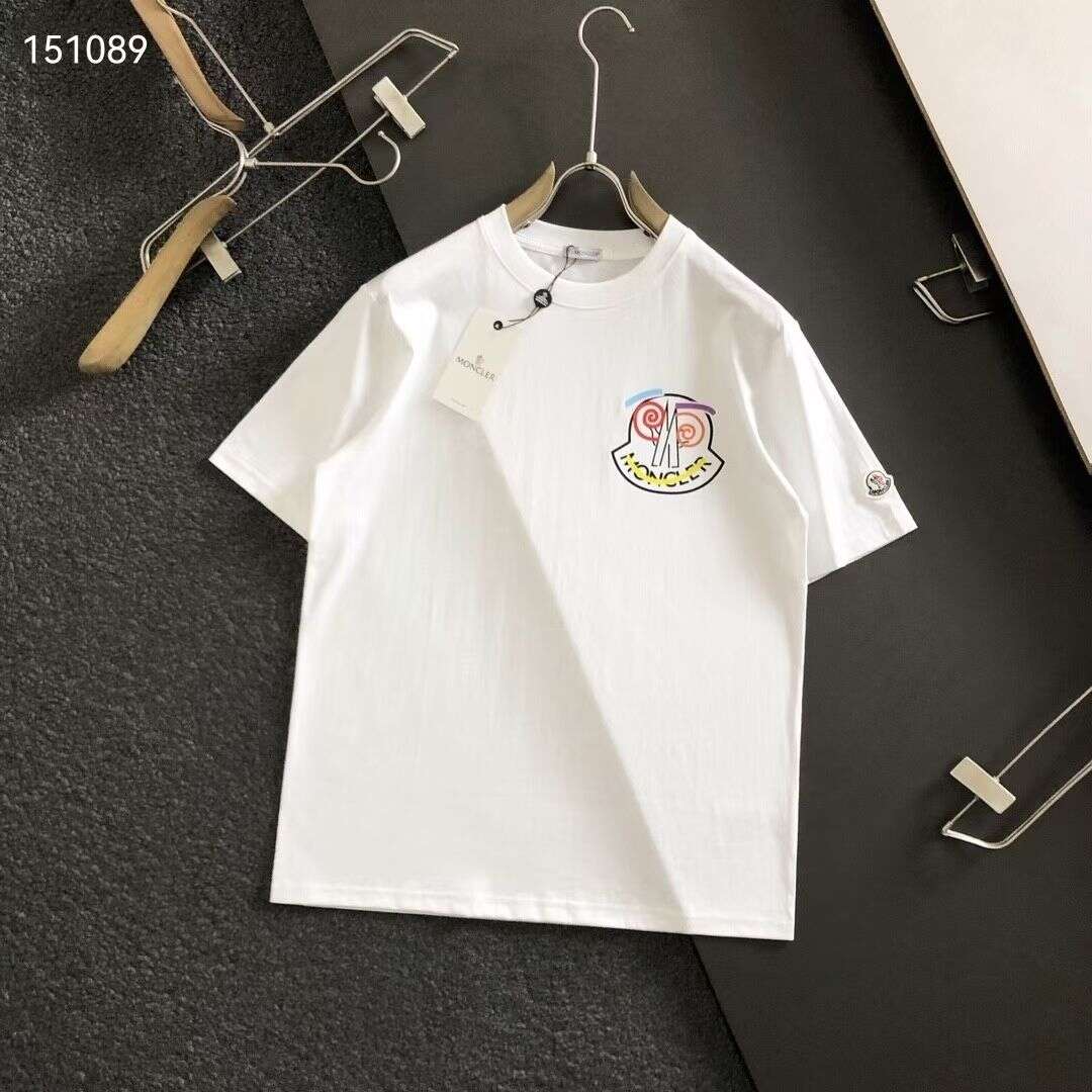 【Moncler 】（モンクレール）男女兼用、ご好評に付き再入荷！半袖Tシャツ
