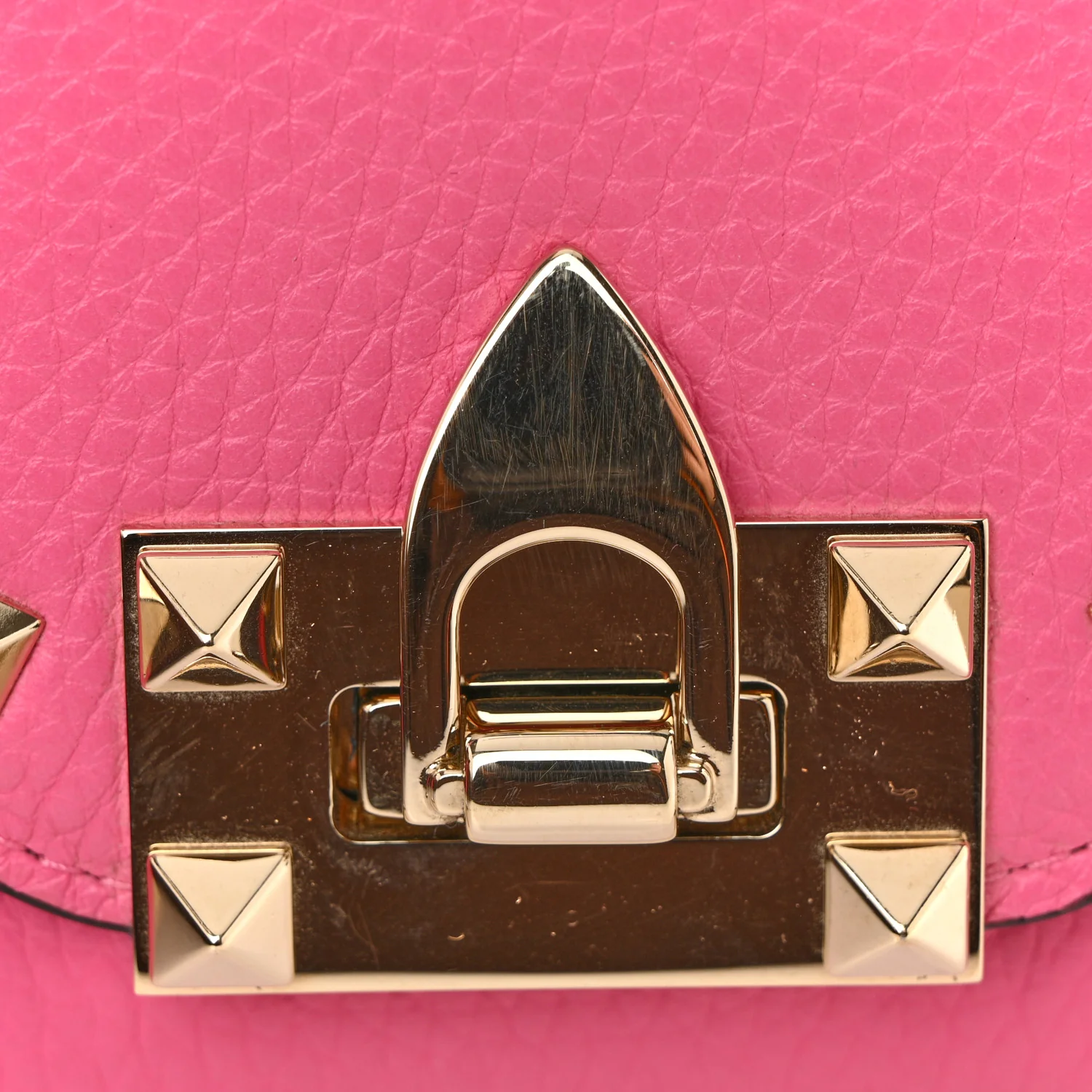 Pebbled Calfskin Rockstud Flip Lock Wallet On Chain Feminine Pink