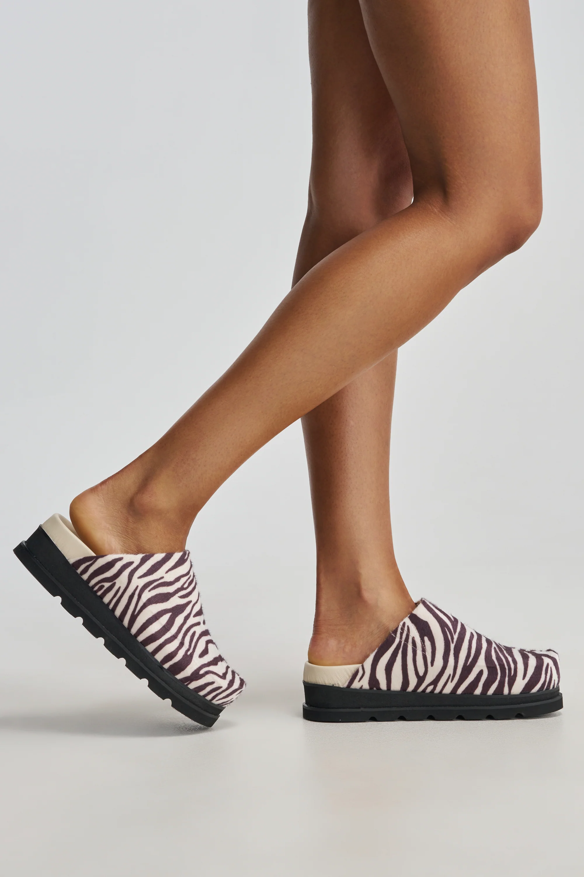AZALEA WANG GOVINDA ZEBRA FLAT SLIP ON - Akira Store