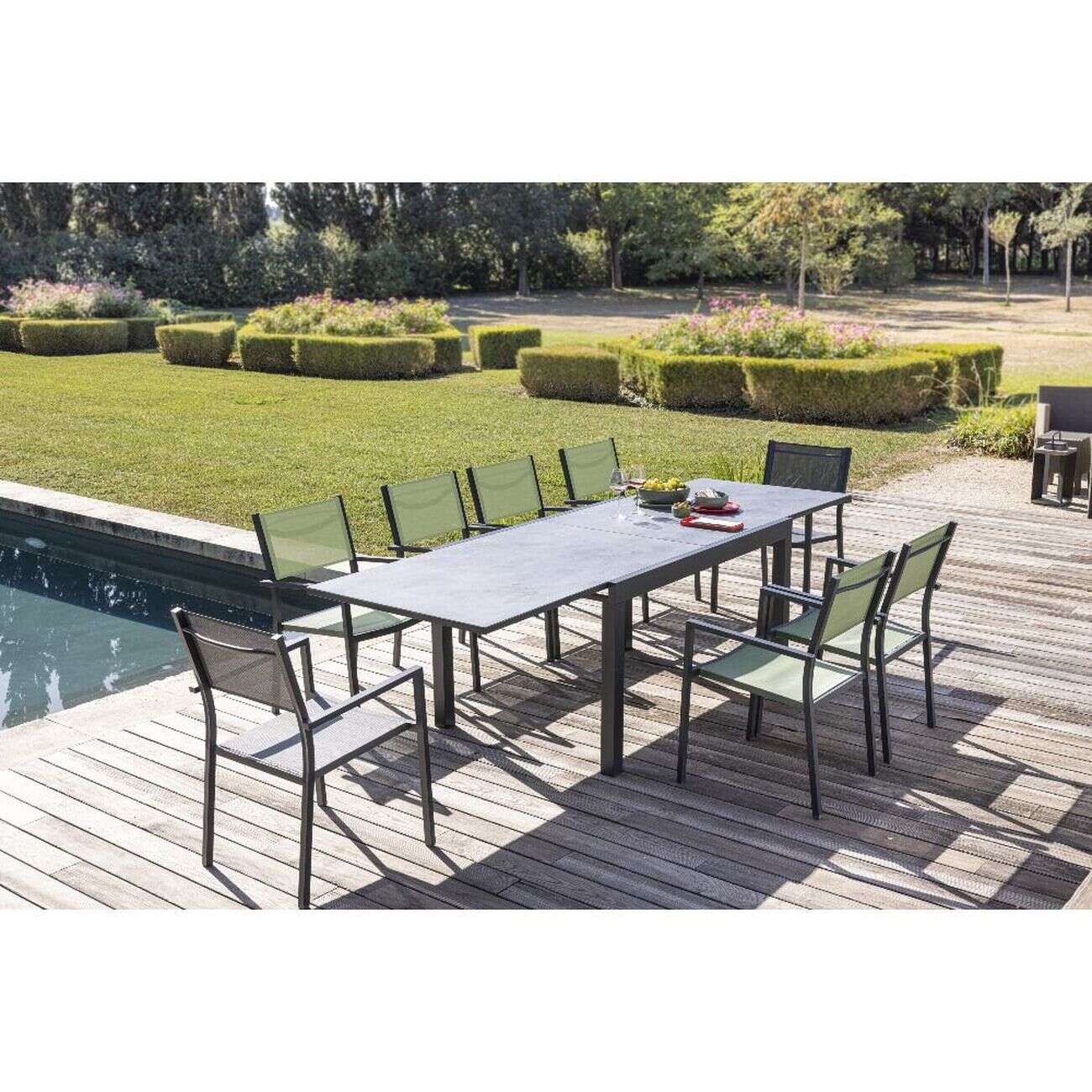 Table de jardin extensible Oslo verre effet marbre 135/270x90xH.75 cm