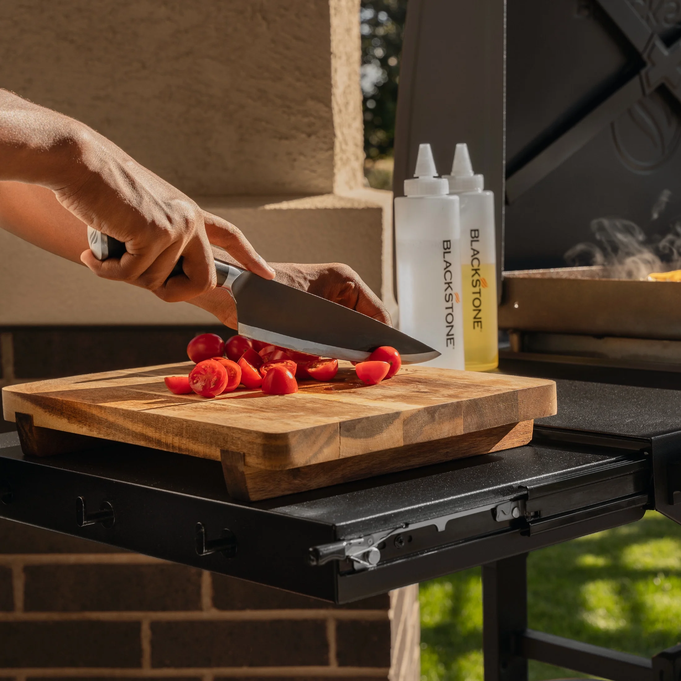 Iron Forged 4 Burner Liquid Propane Outdoor Griddle with Hood Black - Image 8