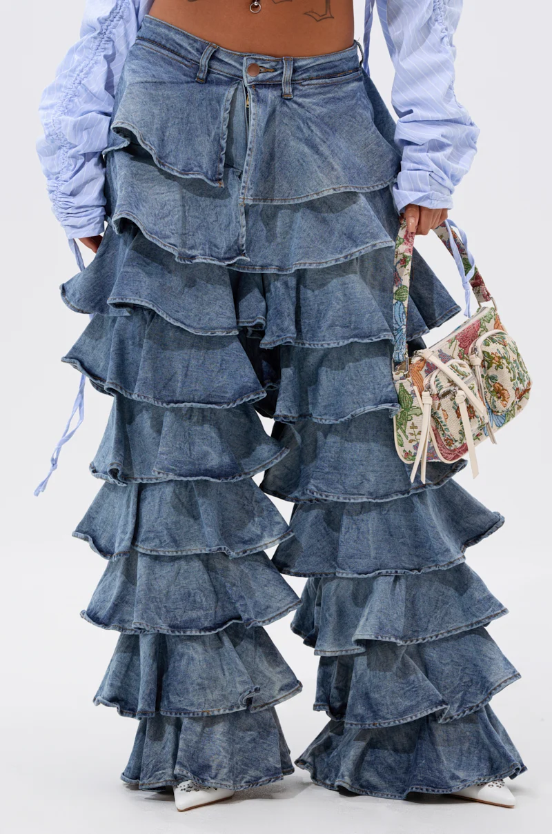 LOOK THIS WAY RUFFLE DENIM PANT - Akira Store