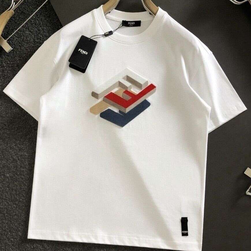 【FENDI公式旗艦店】 Tシャツ ご好評に付き再入荷！半袖Tシャツ