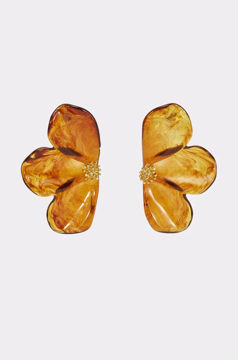 RESIN FLORAL EARRINGS IN BROWN - Akira Store