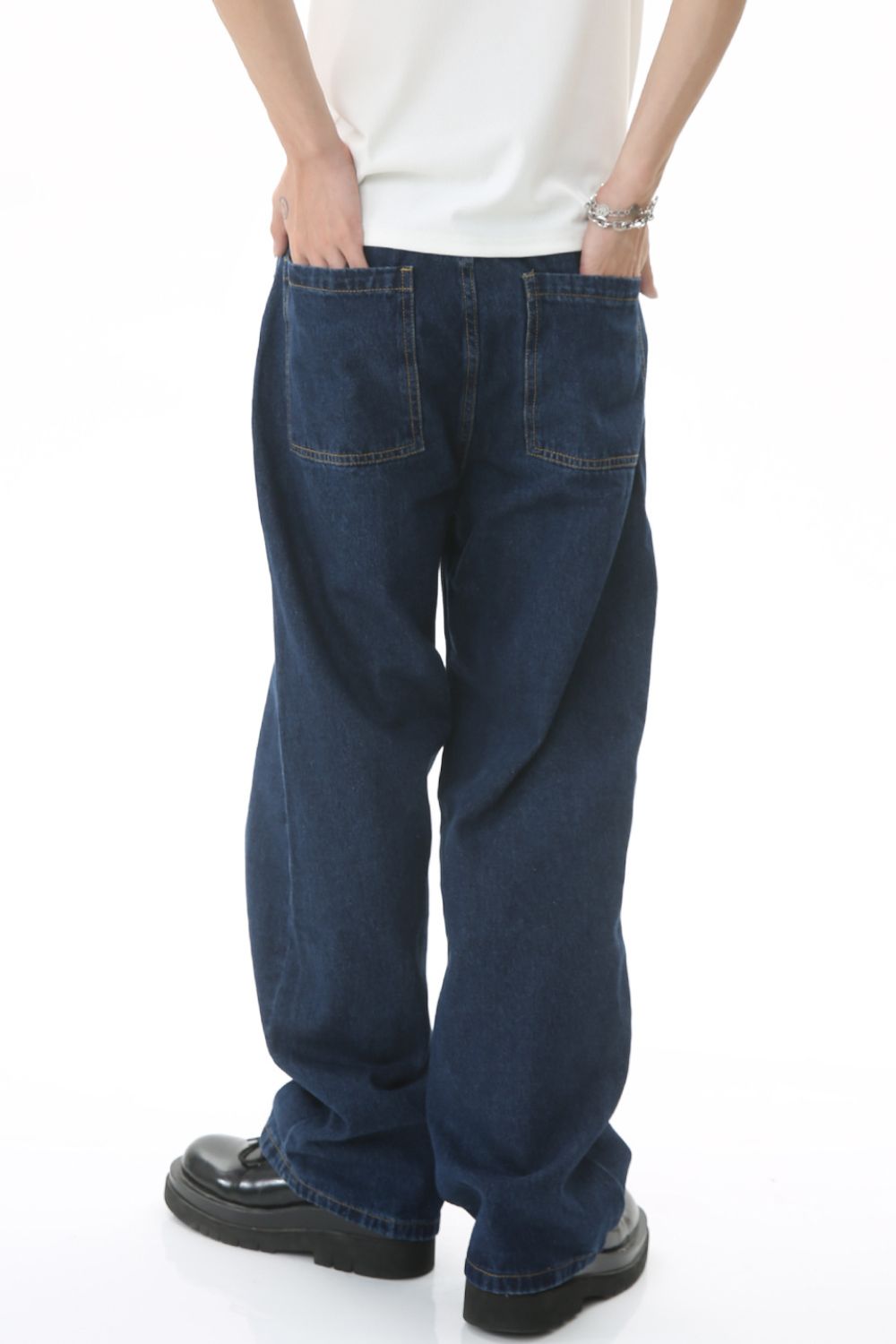 Men’s Mid Rise Straight Leg Jeans