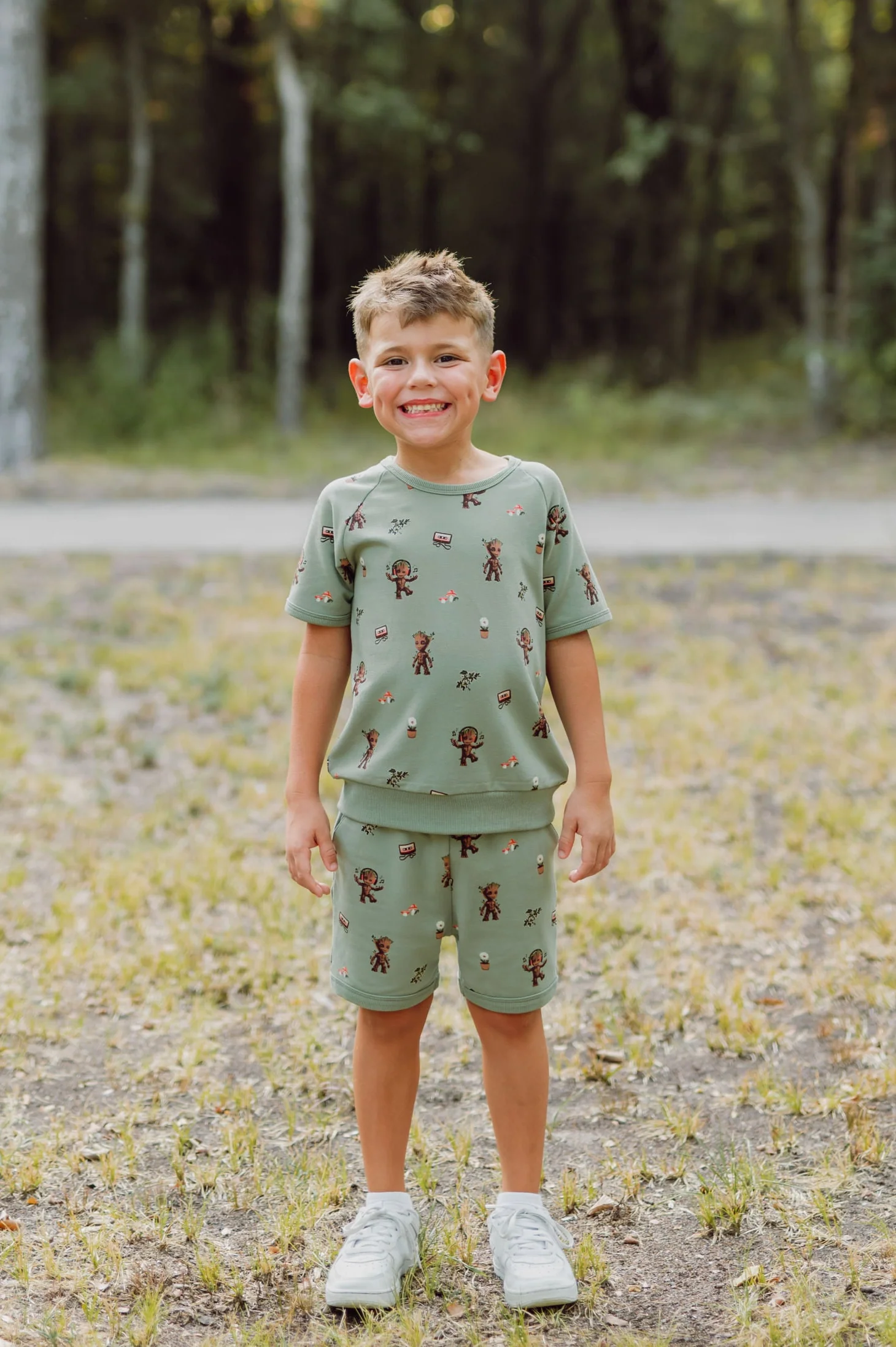 Short Sleeve Jogger Set in Groot
