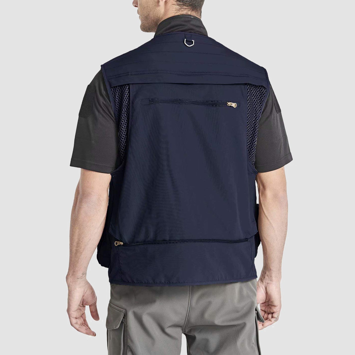 Gilet de travail sans manches en maille pour homme, idéal pour les activités de plein air, avec de multiples poches et un style cargo/pêche.
