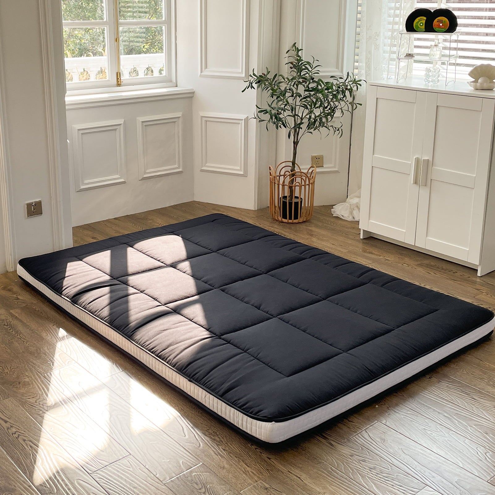 Mattress. Padded Japanese Floor Mattress Quilted Bed Mattress Topper. Extra Thick Folding Sleeping Pad with Bandage and Storage Bag. Twin Size