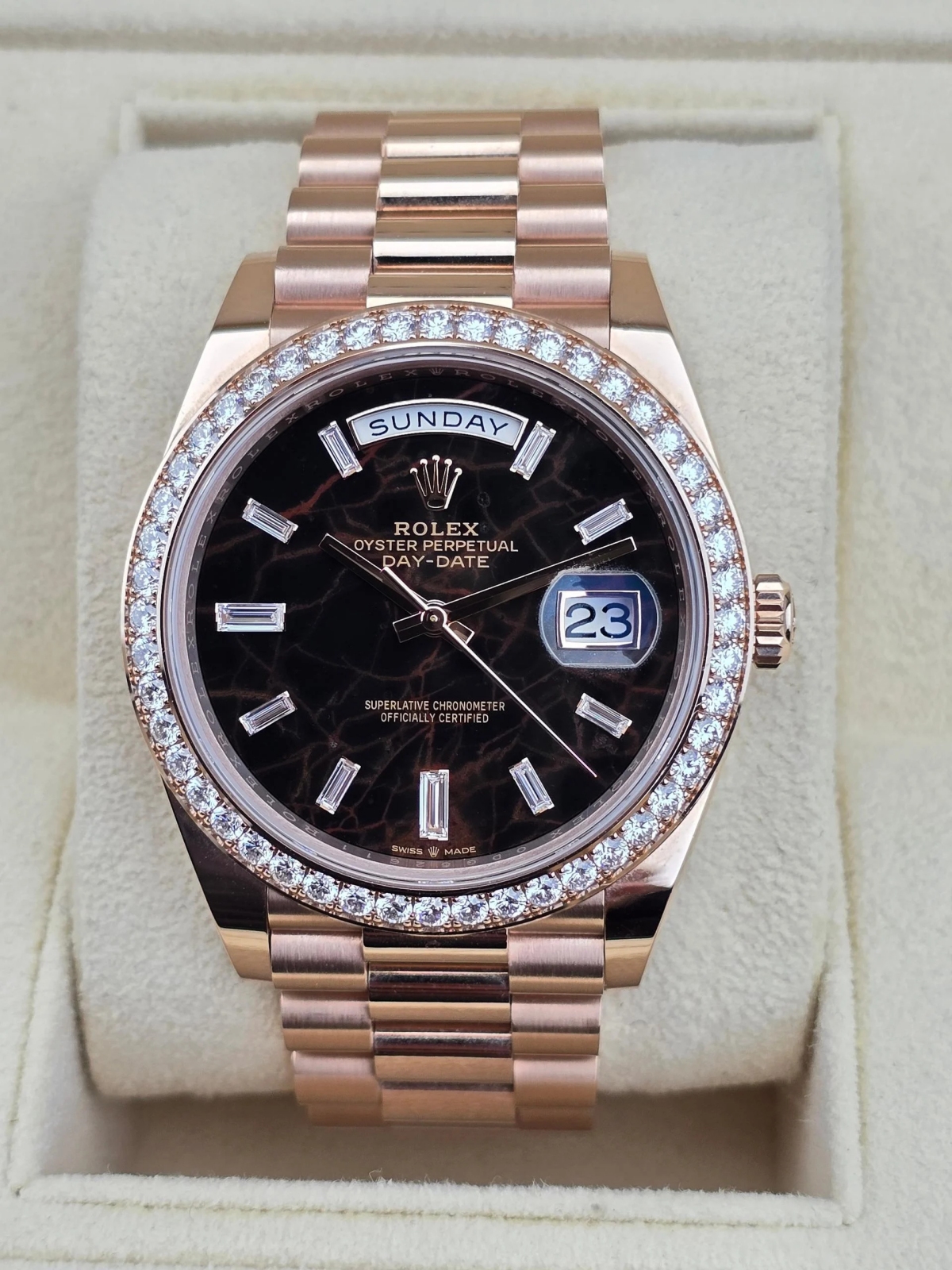 【Super Clone】RLX  Day-Date 40mm Eisenkiesel / Diamonds Dial 228345rbr-0016