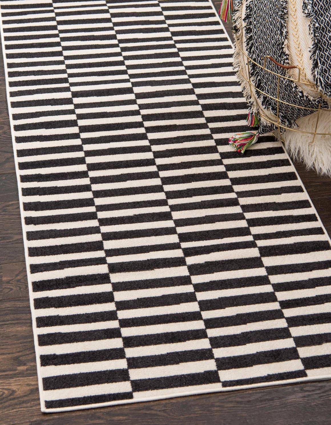 Unique Loom Williamsburg 12 ft Runner Black Area Rug