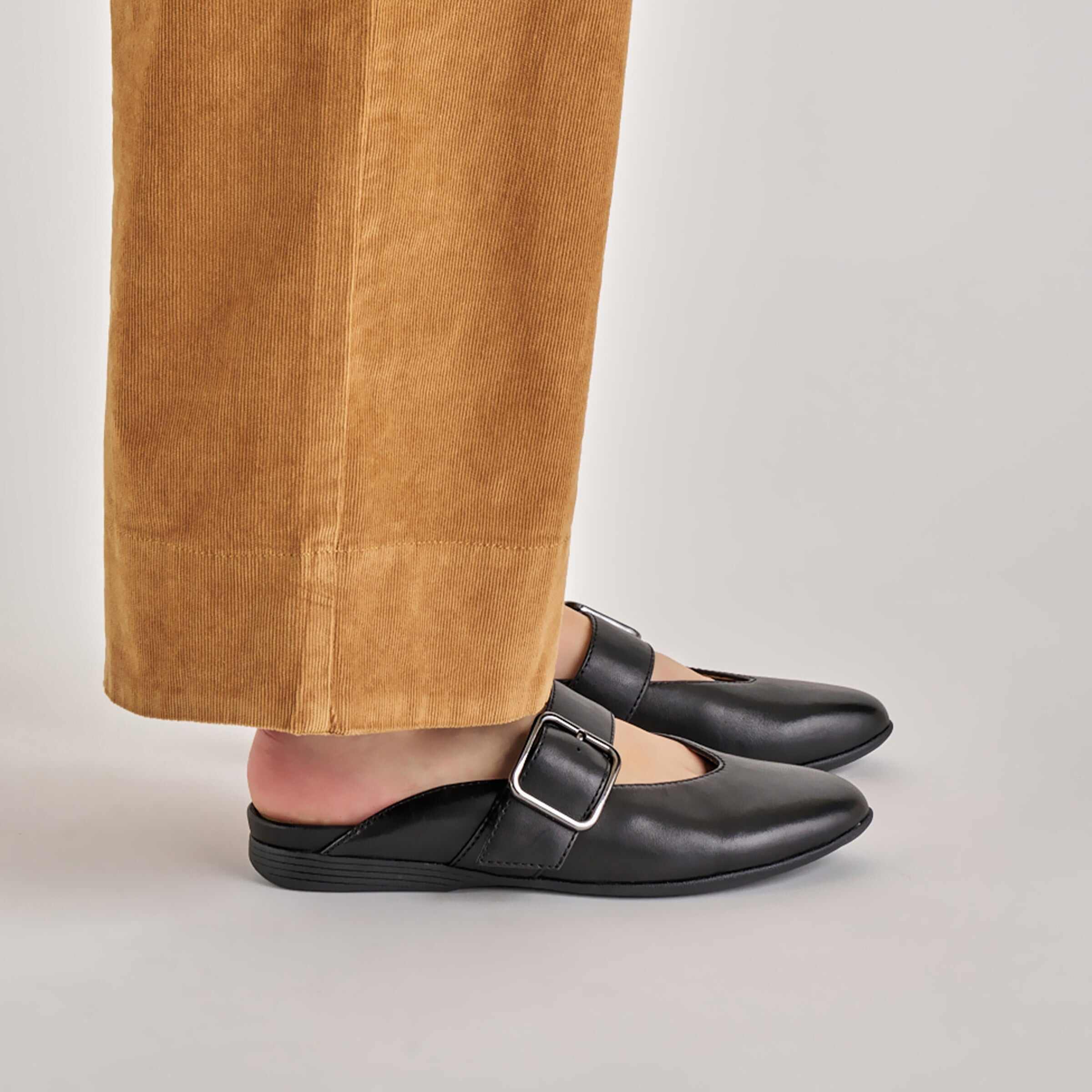 Lotus - DANSKO OUTLET