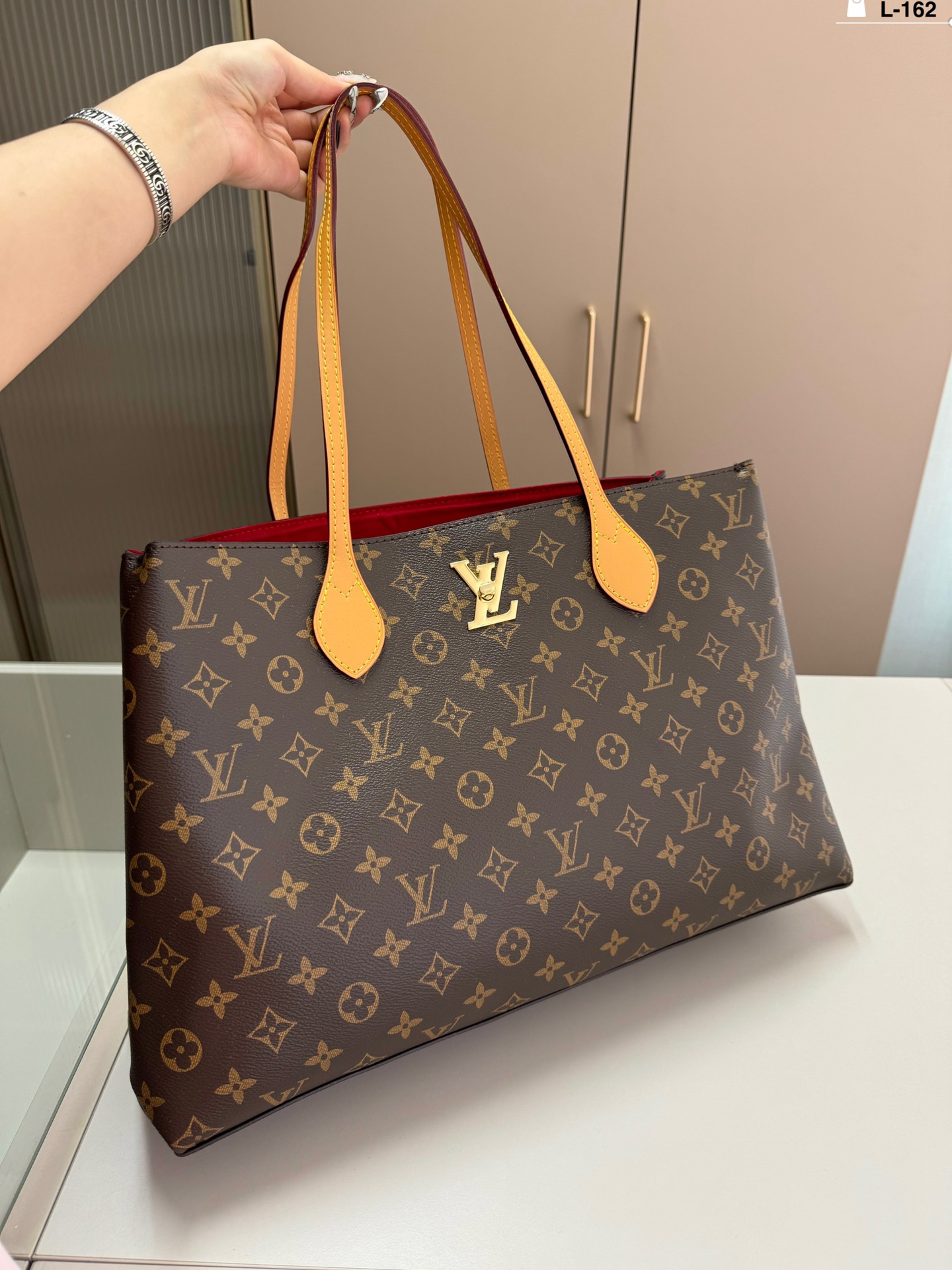Louis new arrival tote bag size: 43.13.27 cm