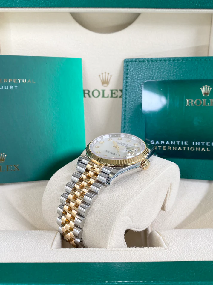 [Super Clone]RLX  Datejust 36mm 126233-0023 MOP Diamond Dial Jubilee Two-Tone Bracelet Watch