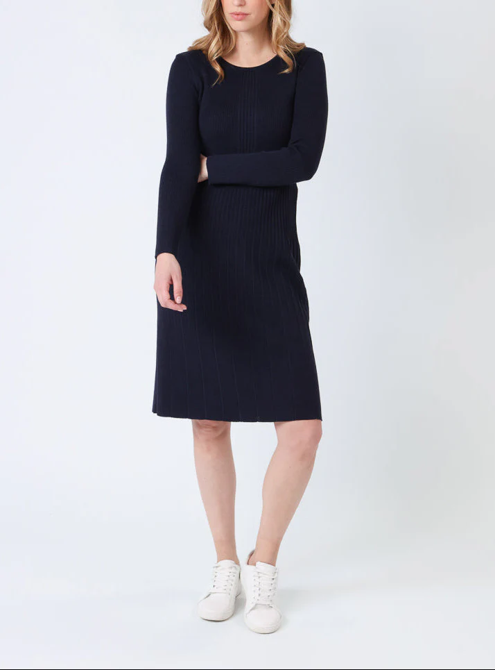Robe femme plissée en laine bleu marine