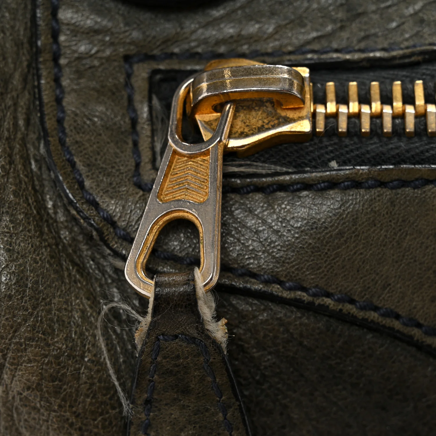 Agneau Giant 21 Gold Hardware Work Anthracite