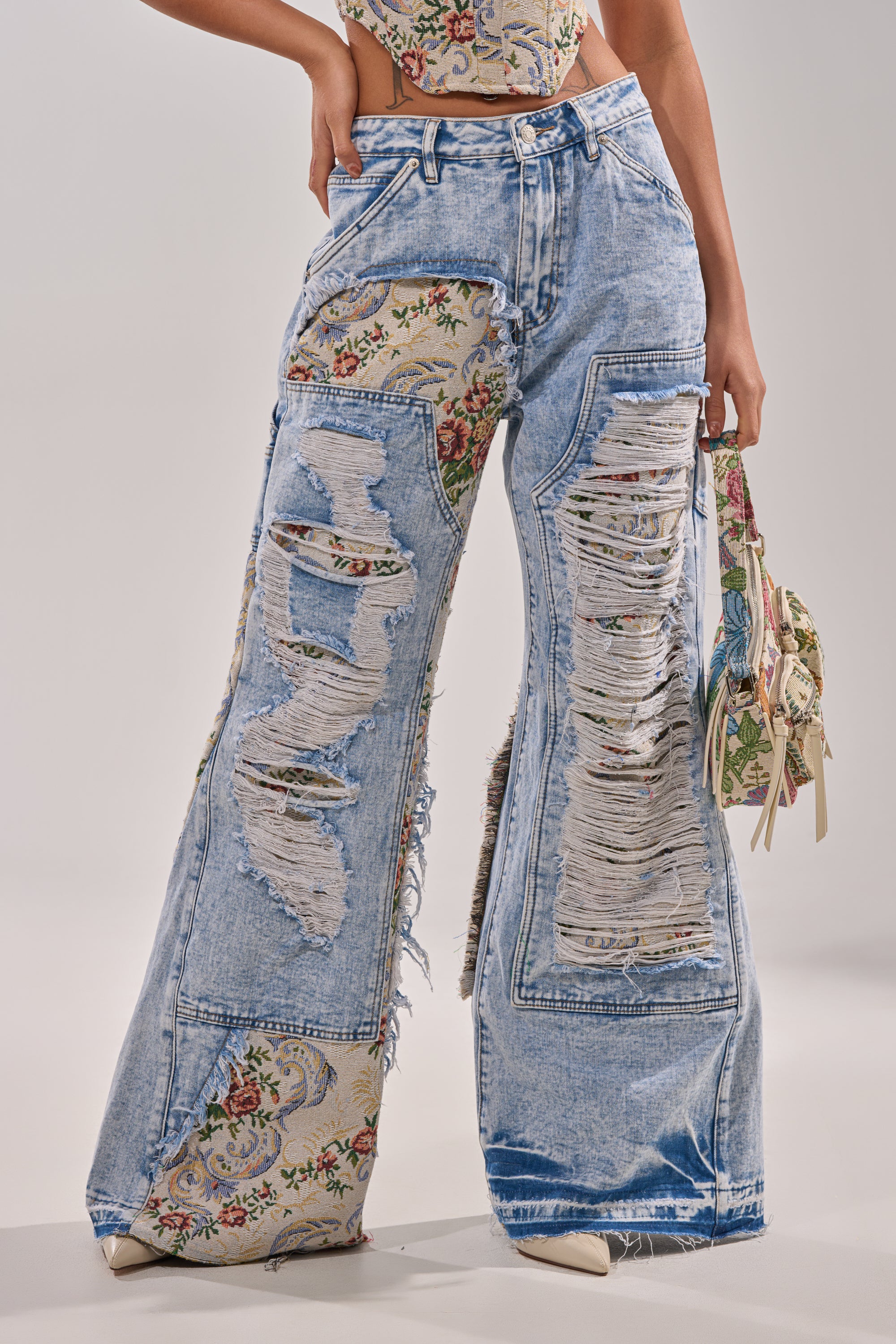 LANA DISTRESSED JEANS WITH JACQUARD DETAIL - Akira Store