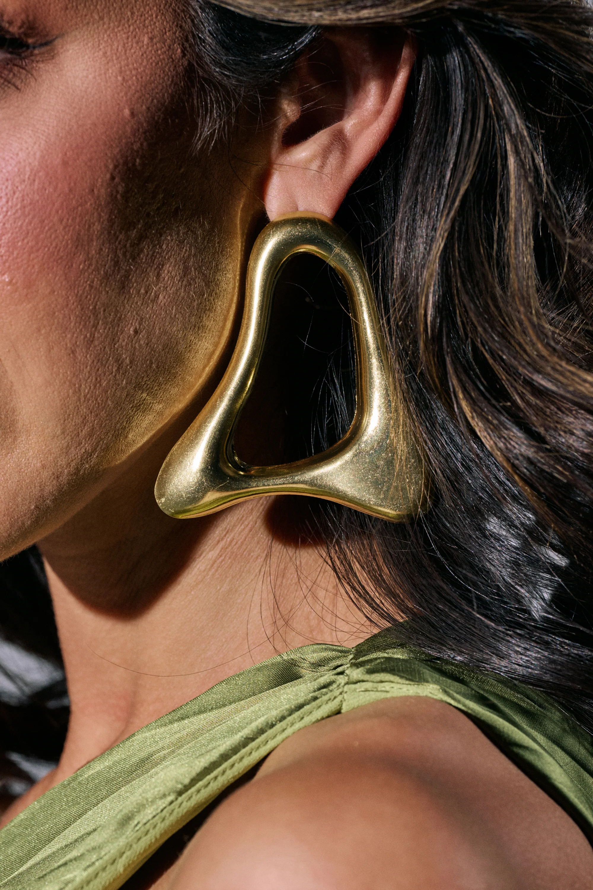 MOD GAL EARRING - Akira Store