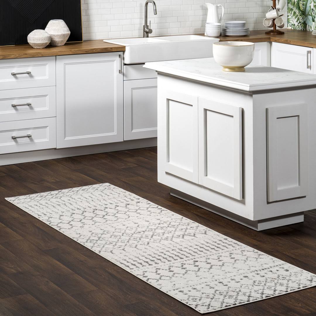 Lucienne Geometric Gray Area Rug Mistana Rug Size: Runner 2 x 6