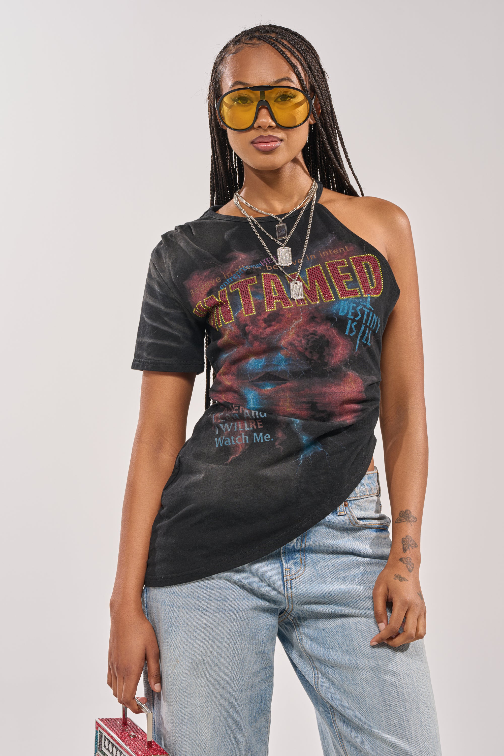 UNTAMED SINGLE SLEEVE ASYMMETRICAL TEE - Akira Store