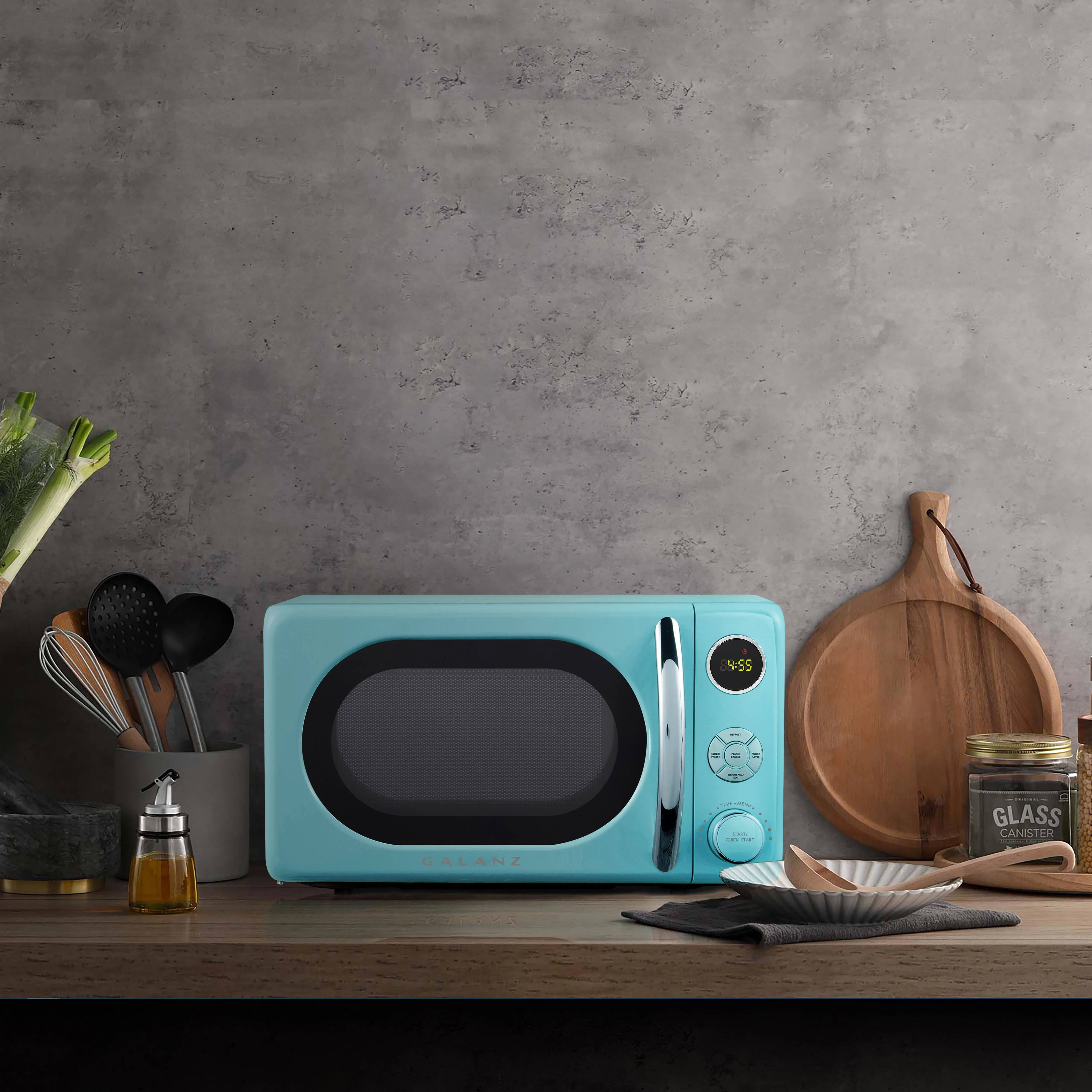 Galanz 0.7 cu ft Retro Countertop Microwave Oven, 700 Watts, Blue, New