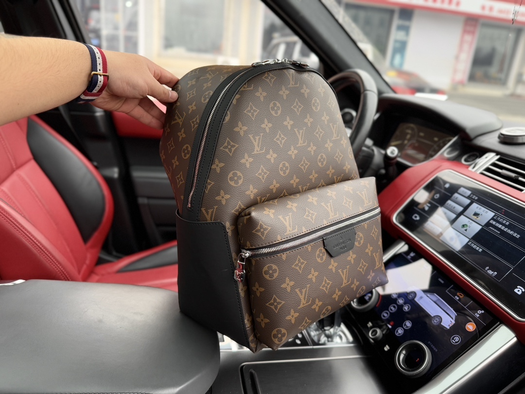 Louis new arrival Discovery men backpack bag size??31*41*17 cm