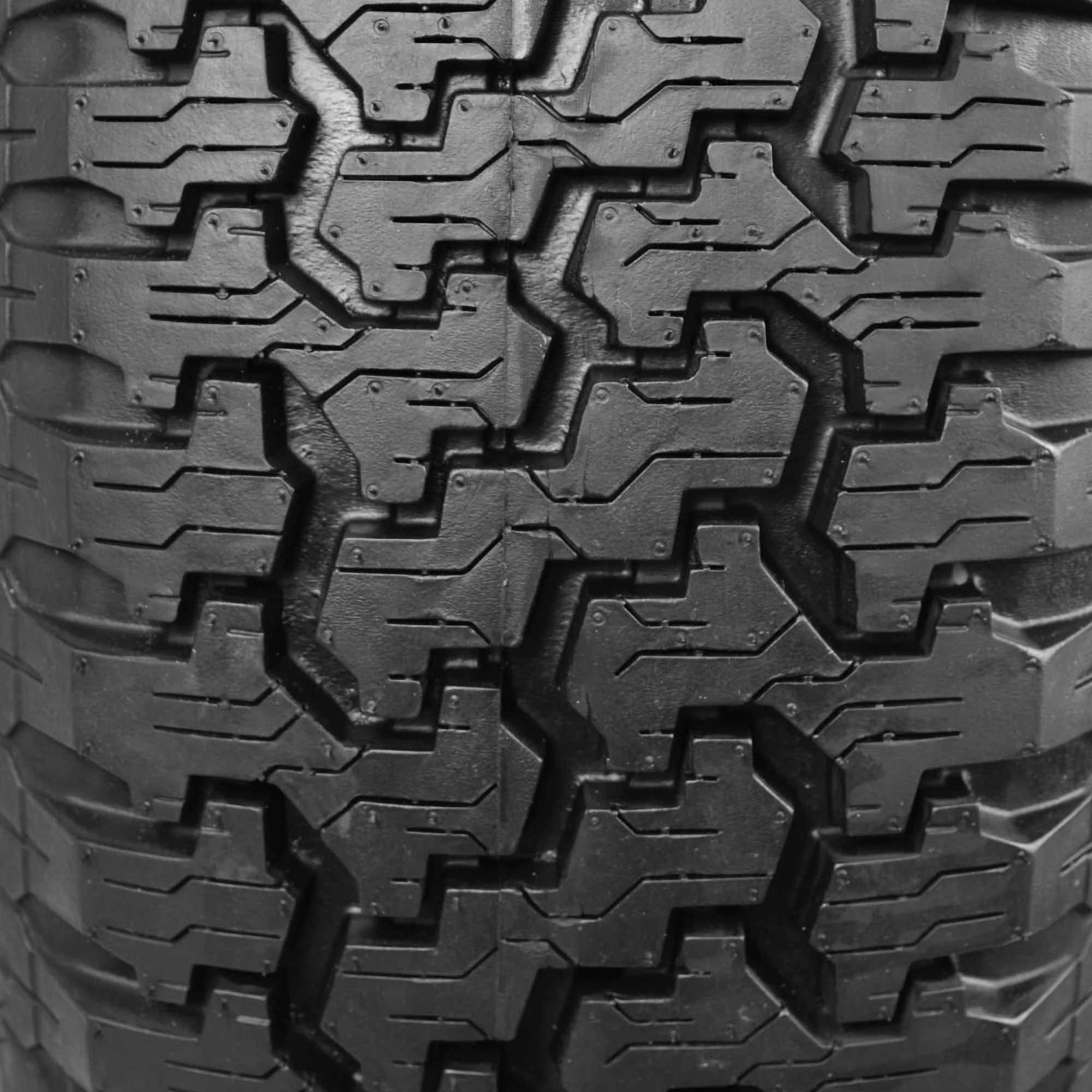 Goodyear Wrangler Radial 235/75R15 105S All - Season Tire