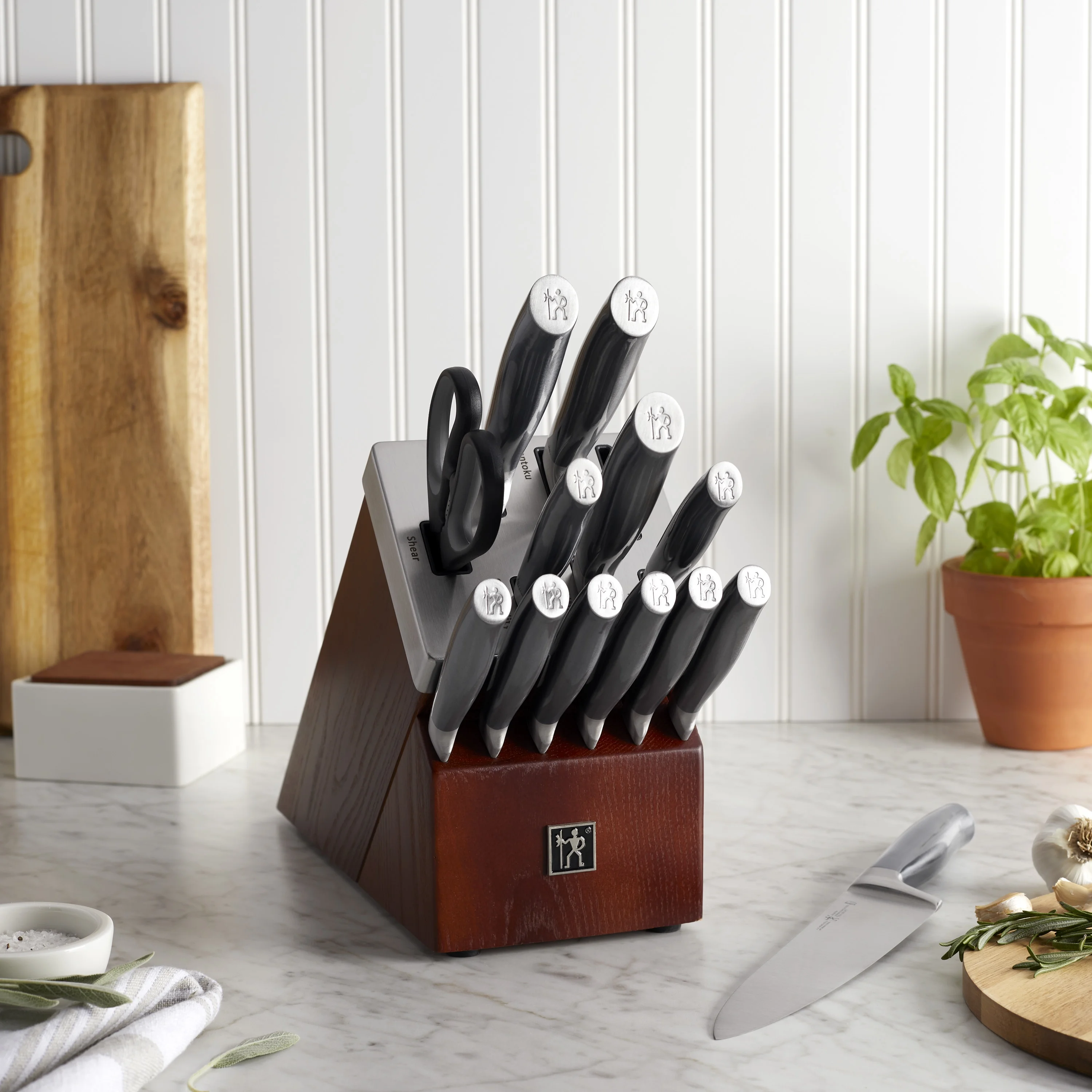 Graphite 14-pc Self-Sharpening Knife Block Set(14) - Image 2