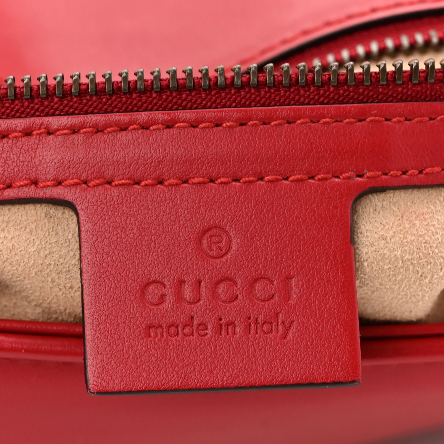 Calfskin Matelasse Small GG Marmont Shoulder Bag Hibiscus Red
