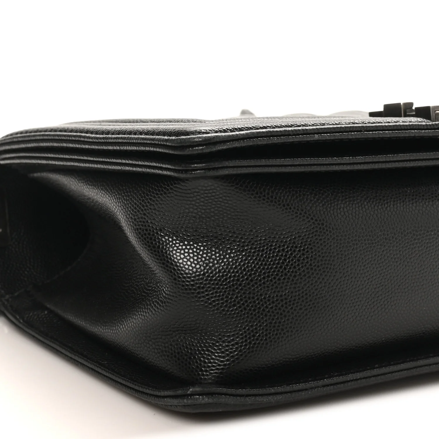Caviar Quilted Medium Boy Flap Black