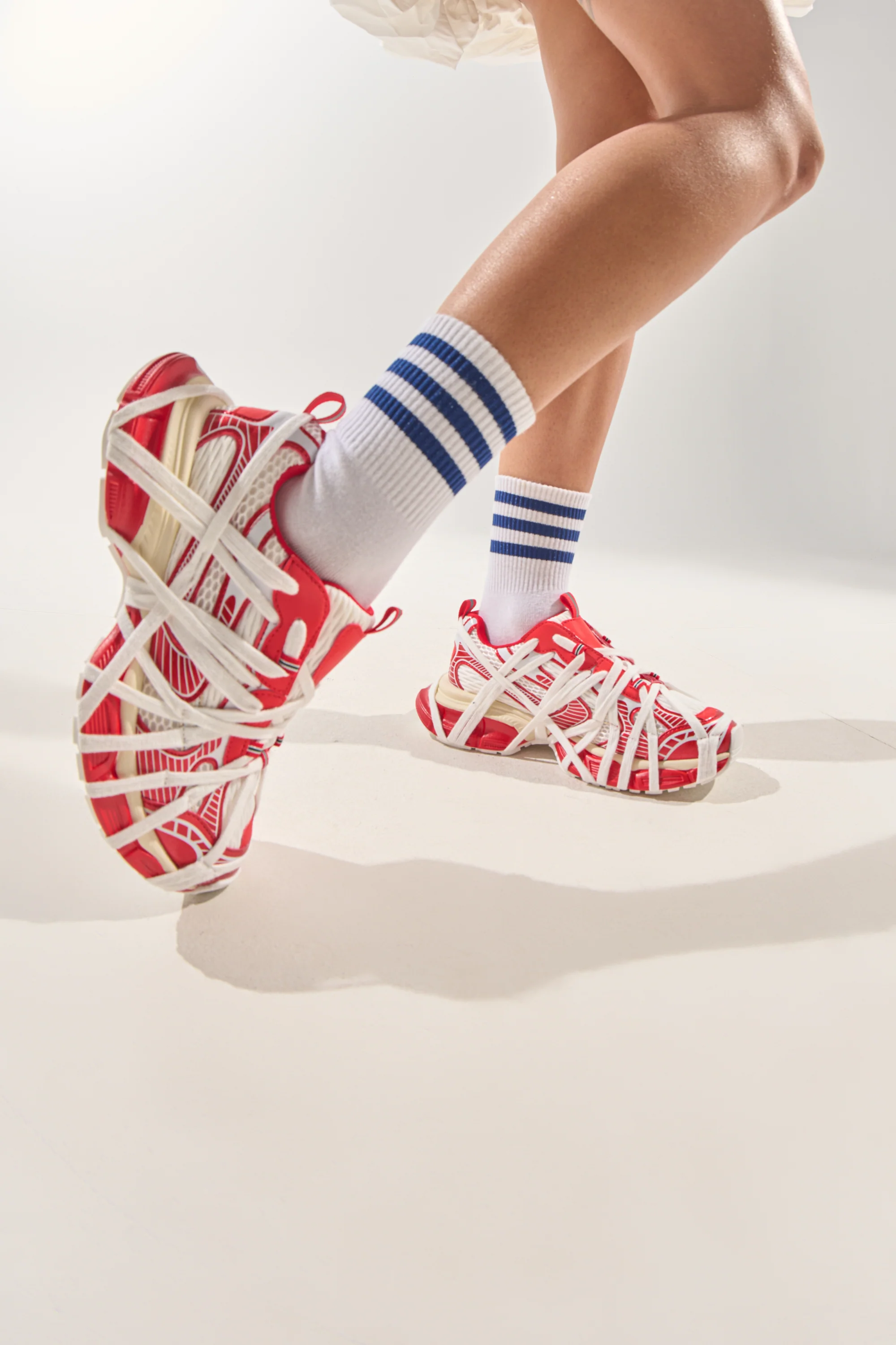 AZALEA WANG SELIE RED FLAT SNEAKER - Akira Store