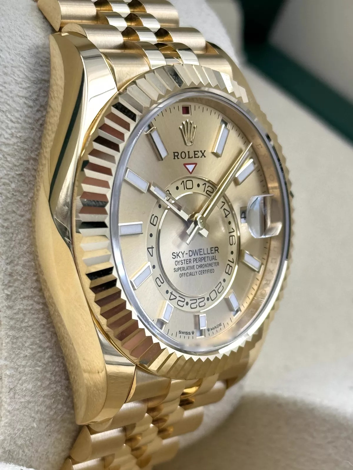 [Super Clone]RLX  Sky-Dweller 42mm Yellow Gold Champagne Dial Jubilee - 336938