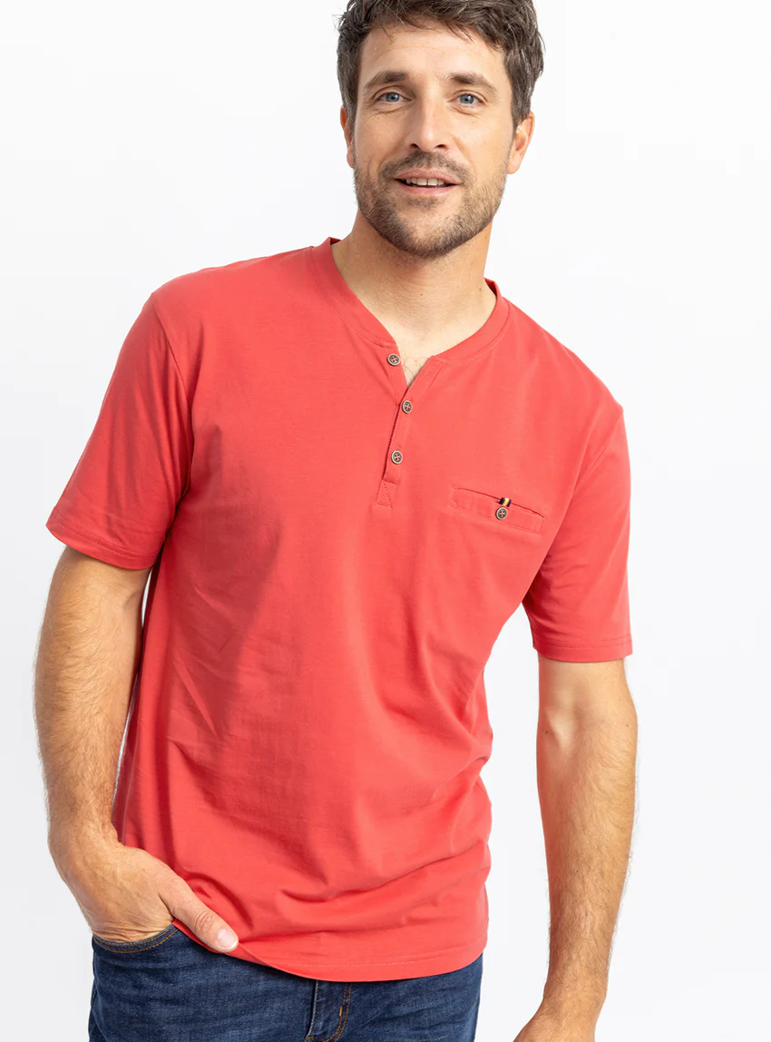 Tee-shirt homme en coton peigné col tunisien rouge tendre