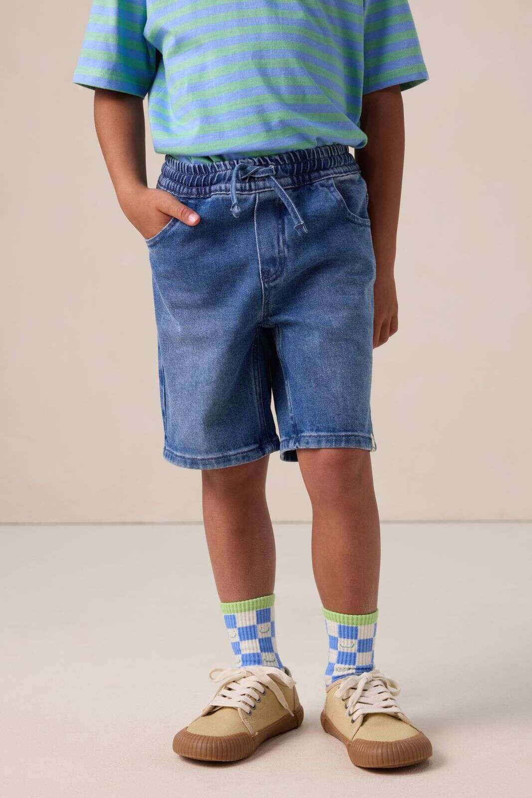 Blauwe sokken met blokjespatroon